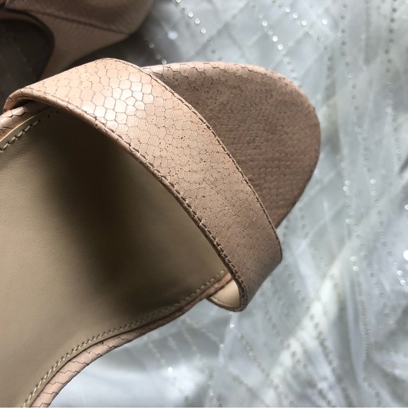 Vince Camuto Light Pink Snake Pattern with Gold Sparkle Heeled Sandals - Picture 3 of 16